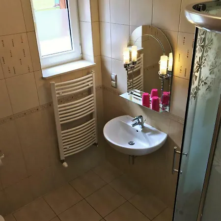 Pokoje Goscinne W Dolinie Szczescia *